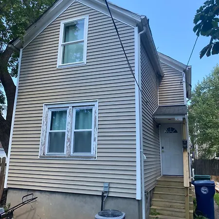Cozy Entire 2 Bedroom Home Close To River